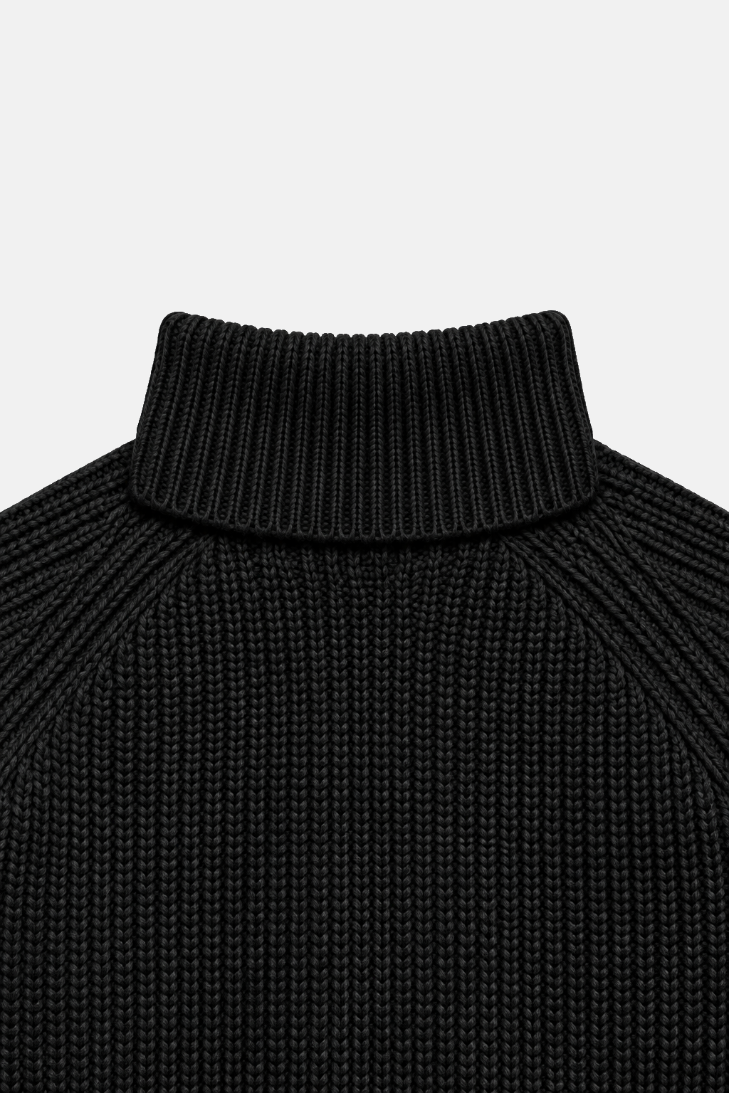Thick ribbed collar and textured cashmere knit detail