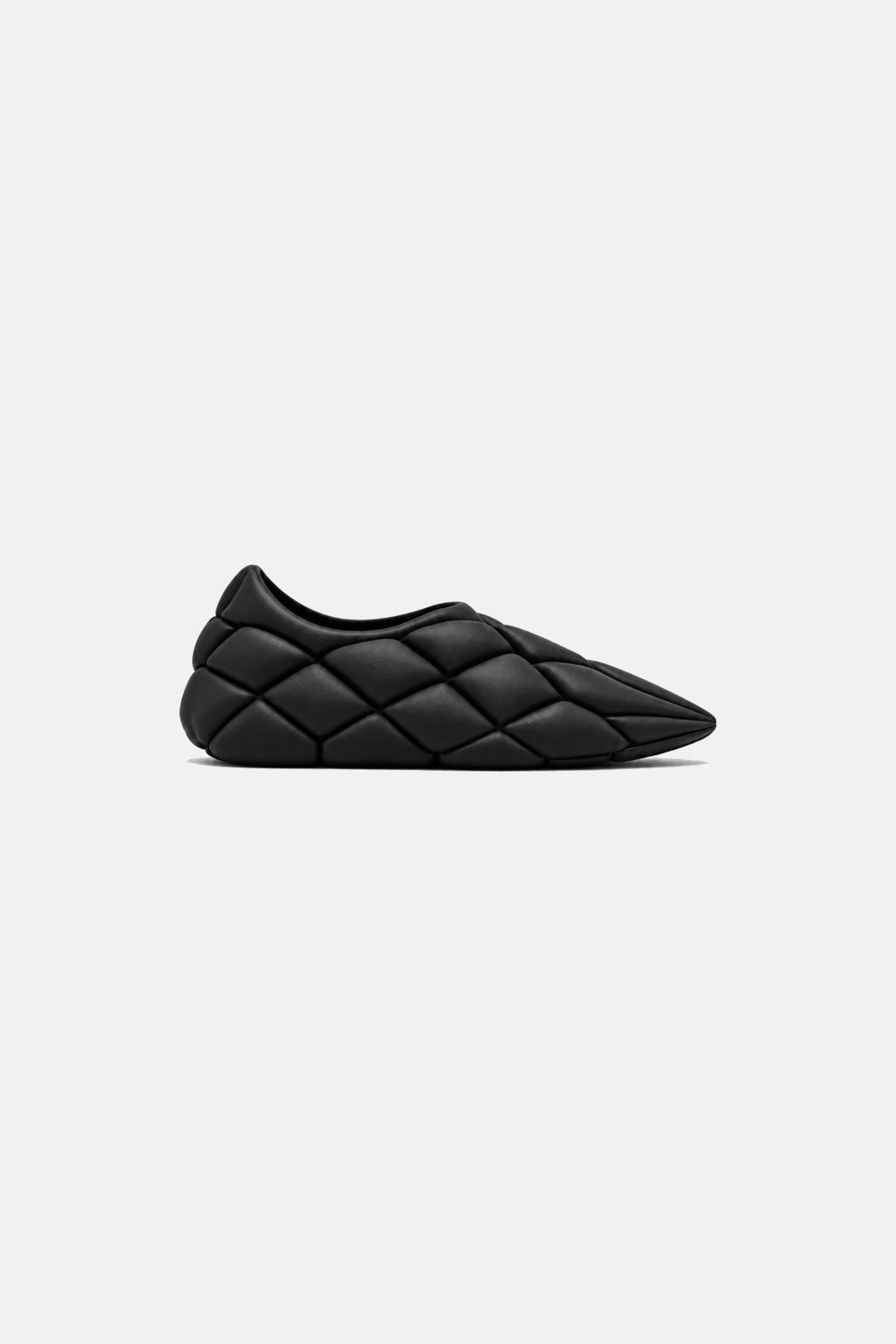 Pitch Black tag-free OCTAGON Foam Runner strict lateral side profile